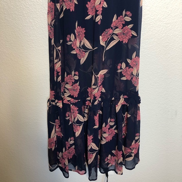 Express Off Shoulder Floral Maxi Dress - Picture 7 of 10